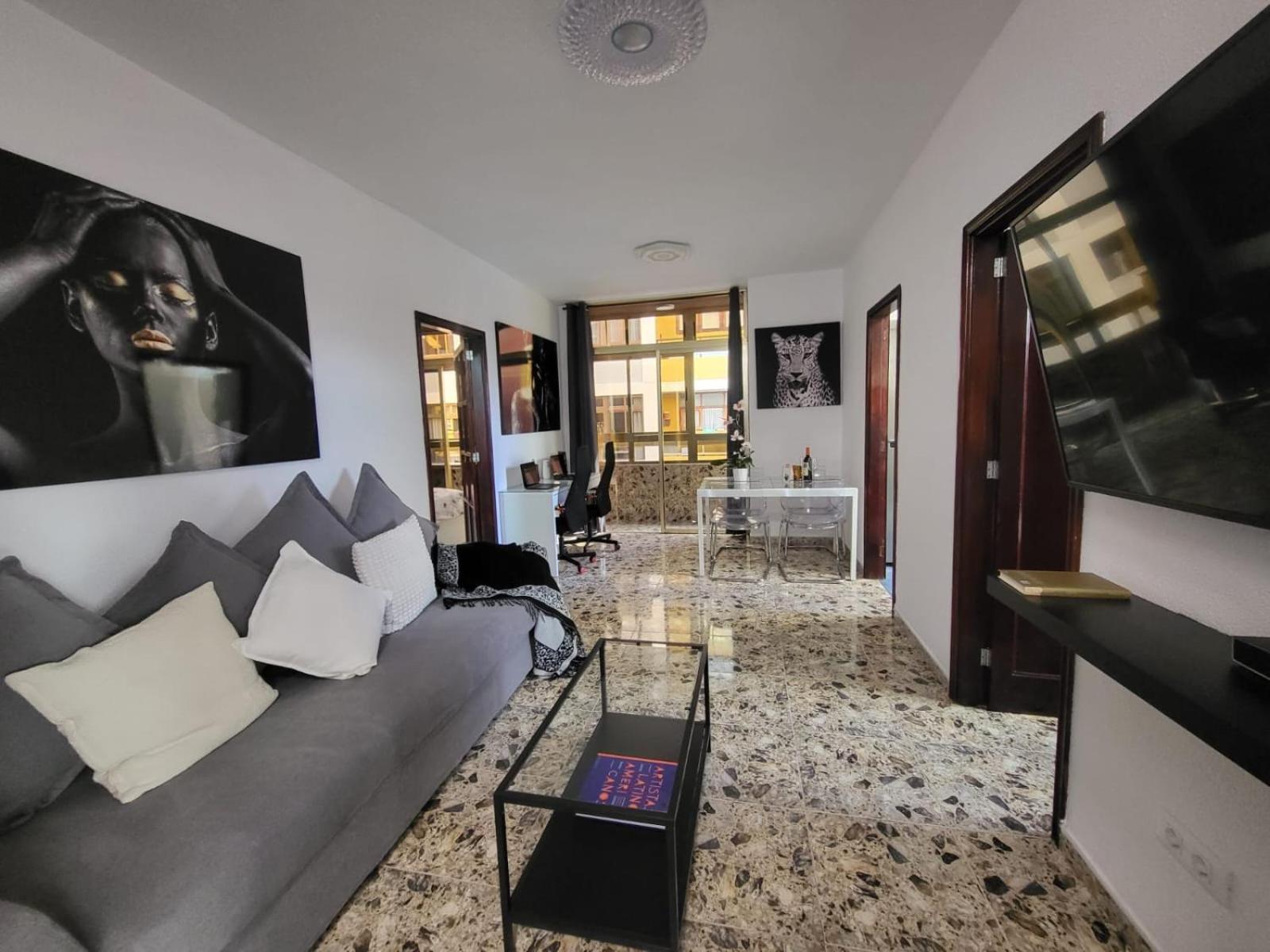 Affordable Holiday Accommodation For Large Families And Groups At Las Canteras Beach With 3 Bedrooms And Free Parking Las Palmas de Gran Canaria Eksteriør billede