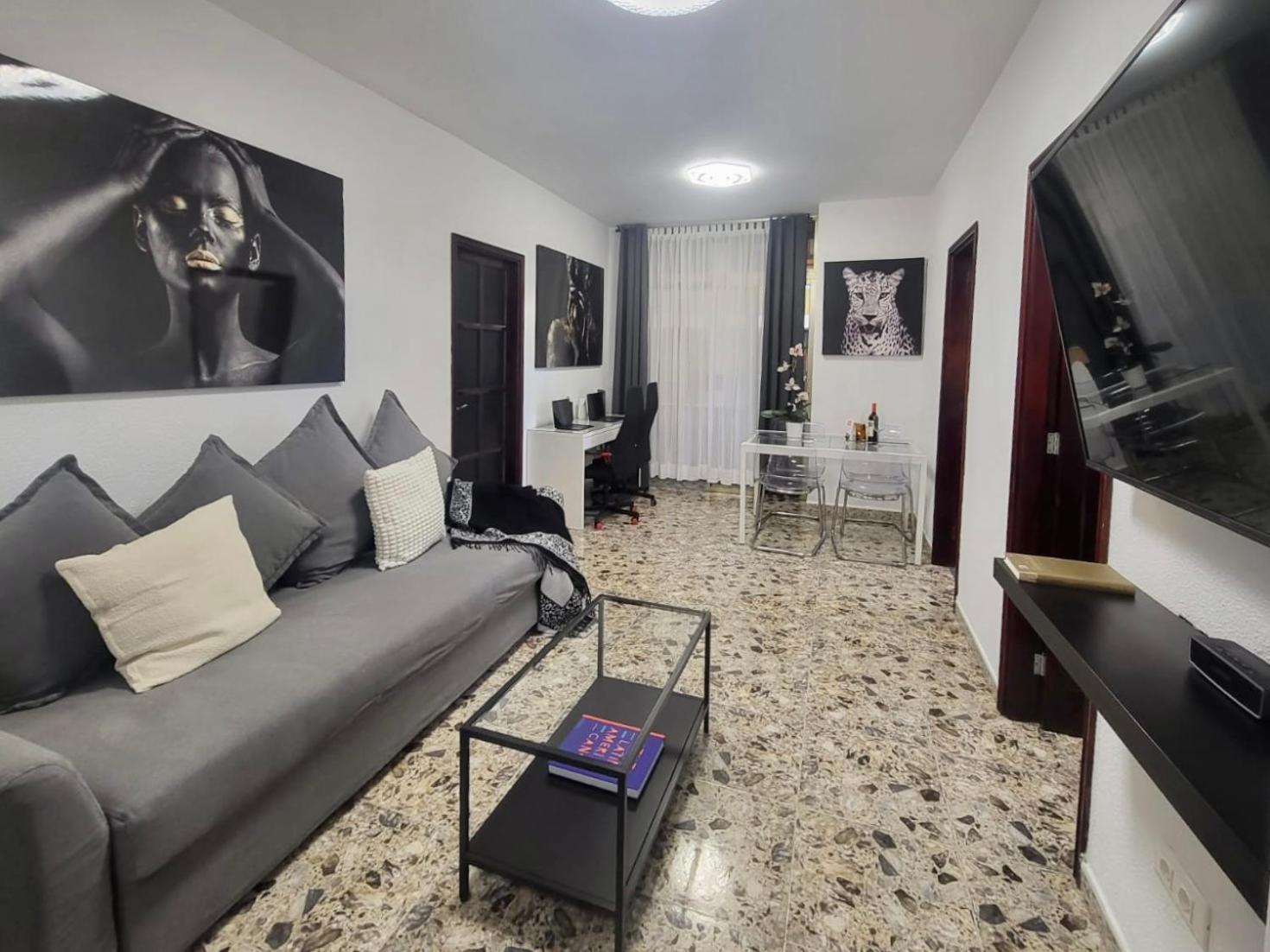 Affordable Holiday Accommodation For Large Families And Groups At Las Canteras Beach With 3 Bedrooms And Free Parking Las Palmas de Gran Canaria Eksteriør billede