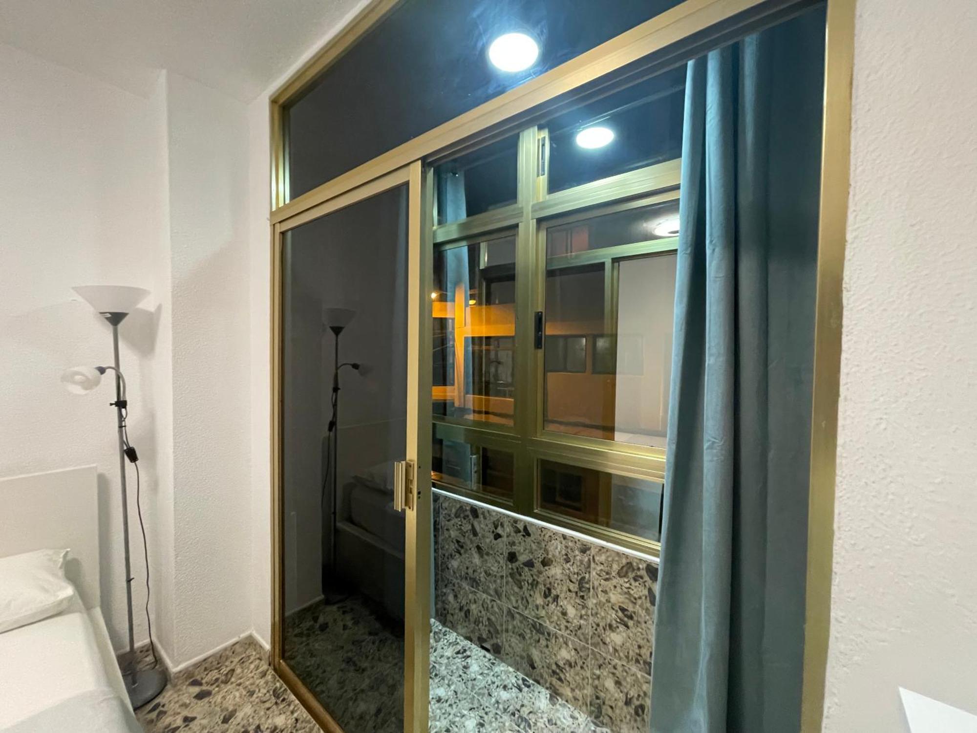 Affordable Holiday Accommodation For Large Families And Groups At Las Canteras Beach With 3 Bedrooms And Free Parking Las Palmas de Gran Canaria Eksteriør billede