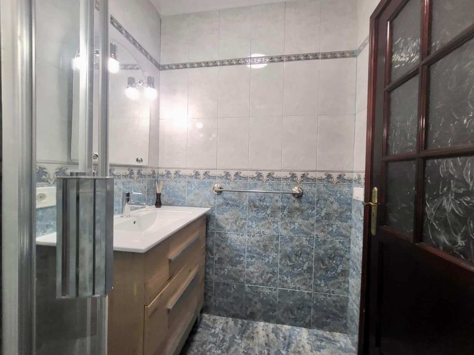 Affordable Holiday Accommodation For Large Families And Groups At Las Canteras Beach With 3 Bedrooms And Free Parking Las Palmas de Gran Canaria Eksteriør billede