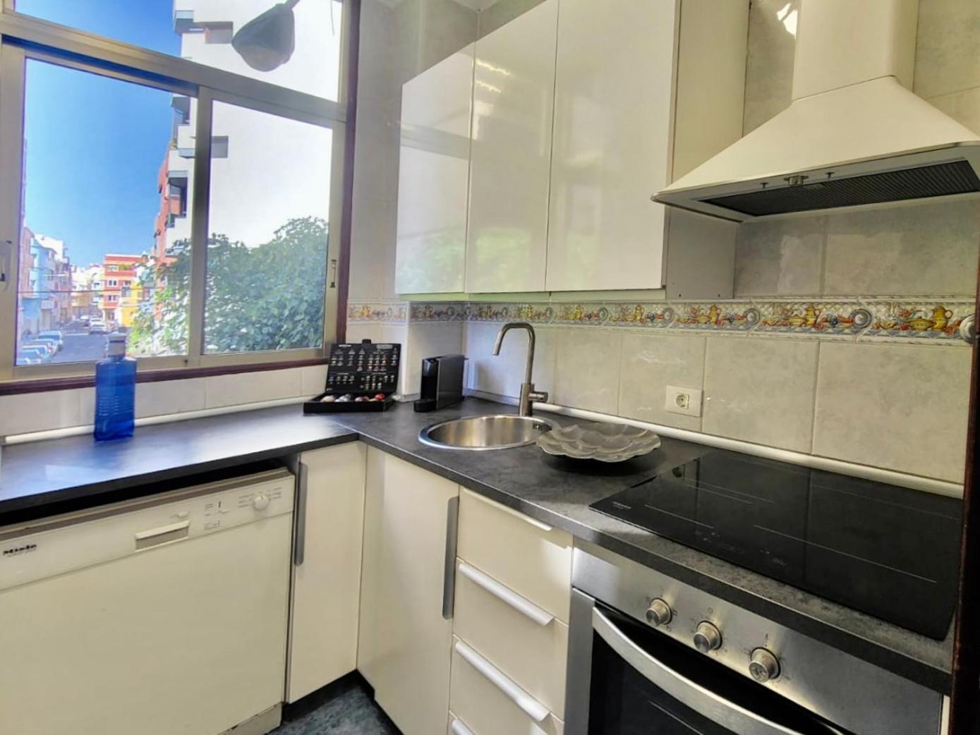 Affordable Holiday Accommodation For Large Families And Groups At Las Canteras Beach With 3 Bedrooms And Free Parking Las Palmas de Gran Canaria Eksteriør billede